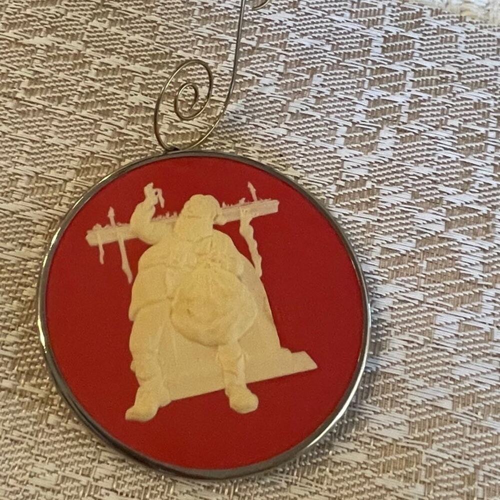 Vintage 1982  Norman Rockwell Christmas ornament